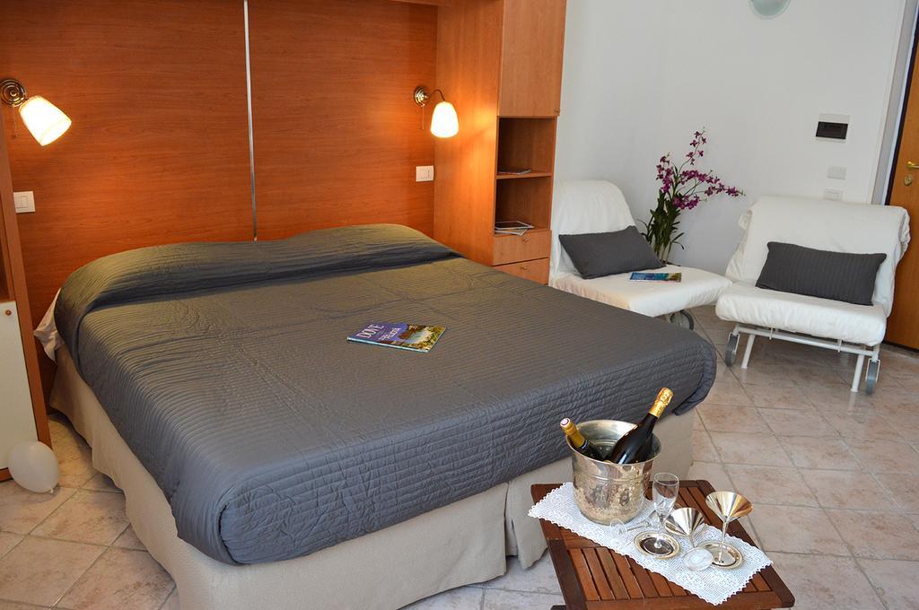 Seawall Holiday Home Salerno Eksteriør bilde
